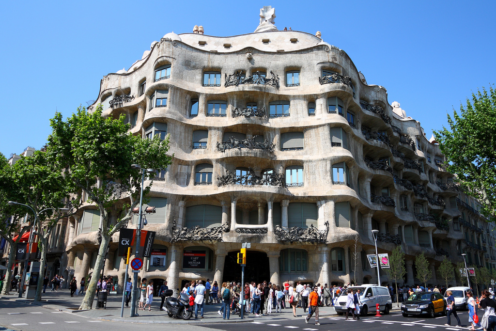 Masterpieces of Gaudí: Park Güell & La Pedrera (Casa Milà)